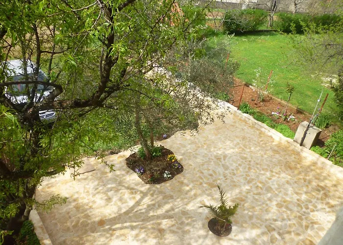 In Starigrad-paklenica 41707 *