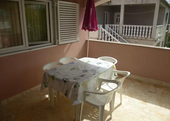 In Starigrad-paklenica 41707 Apartman