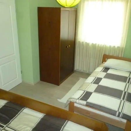 In Starigrad-paklenica 41707