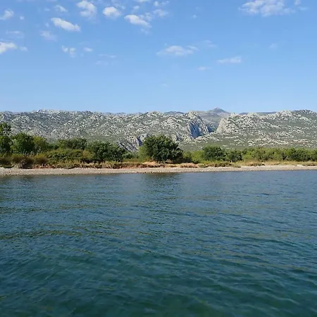 In Starigrad-paklenica 41707 Apartment