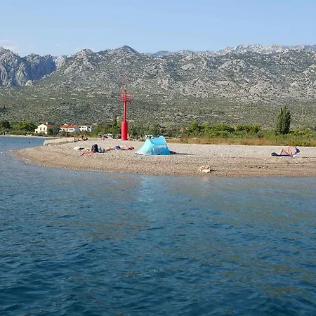In Starigrad-paklenica 41707 Apartment *