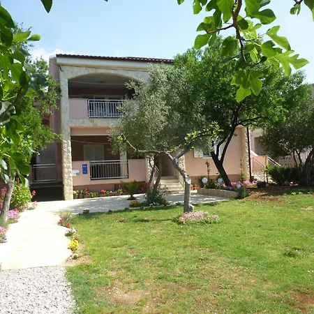 In Starigrad-paklenica 41707
