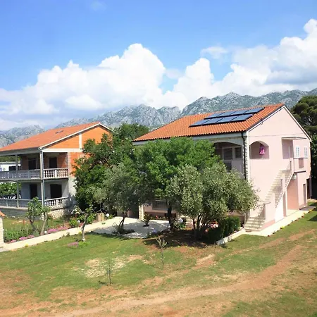 In Starigrad-paklenica 41707 Apartment *