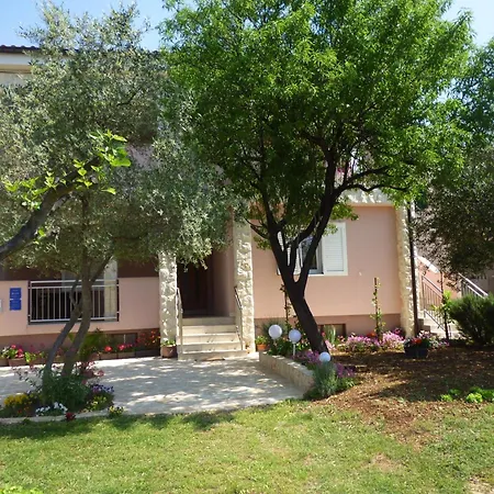 In Starigrad-paklenica 41707 Appartement